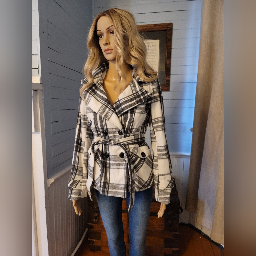 Maralyn & me black and white Plaid jacket small